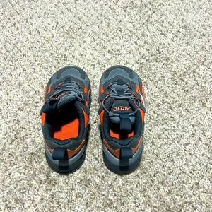 Toddler shoes, lightly used